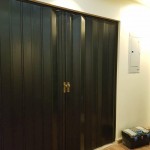 تفصيل ابواب اكورديون تفتح من الوسط مع مفتاح وقفل حسب المقاس