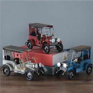 تحفة ديكور سيارة كبيرة