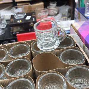 طقم كاسات مياه زمزم شفاف مع يد صغير 12 قطعة طقم كاسات مياه زمزم شفاف مع يد صغير 12 قطعة