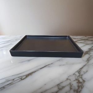 صحن اسود مربع 18 سم بورسلان وسط MAMA