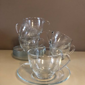 طقم كاسات شفاف مع صحن 12 قطعة