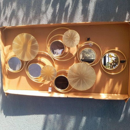 برواز معدن ذهبي مرايا سكني موشح 