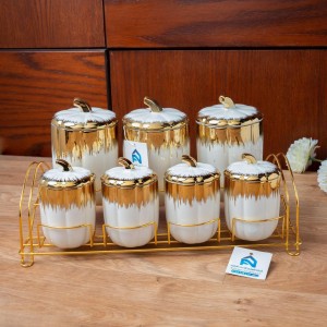 طقم سكريات بهارات بورسلان ابيض مع حز ذهبي وستاند