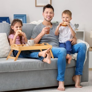 صينية تفضيل تتحول الى طاولة افطار خشب بامبو