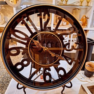 ساعة حائط مدور مع ارقام حفر cnc كبيرة حجم كبير 40  سم ابيض - اسود