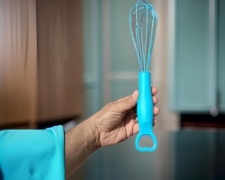 خفاقة سيلكون مع مفتاح علب سيليكون ازرق