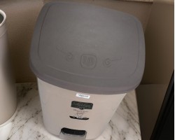 سلة مهملات دعسة مربع بلاستيك 32 لتر 1123 تركي a5-1 an8-6