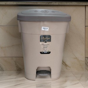 سلة مهملات دعسة مربع بلاستيك 18 لتر 1122 تركي a5-1 an8-6 مقاسات 38.5 * 33 + 34 