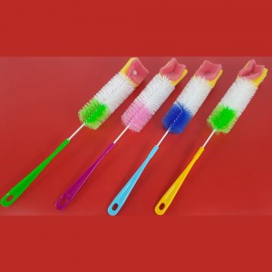 فرشاة تنظيف مع قطعة اسفنج في الاعلى للرضاعة / الارجيلة