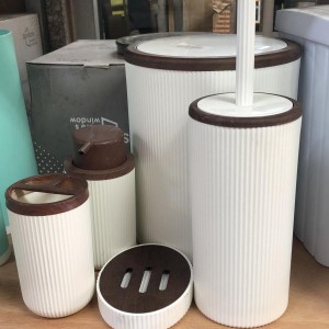 طقم حمام 5 قطع بلاستيك ابيض  تركيA3-1