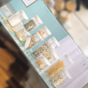 طقم كاندي - بهارات مرتبانات 10 قطع زجاج محزز مع غطاء محكم بلاستيك قابل للتركيب درج