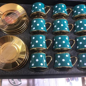 طقم فناجين قهوة / نسكافيه بورسلان تركواز منقط دوائر ابيض مع يد ملون 24 قطعة 12 + 12 موديل 13-1