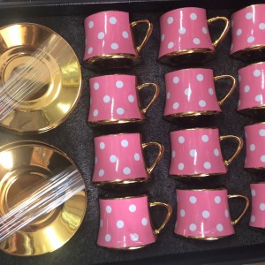 طقم فناجين قهوة / نسكافيه بورسلان زهري منقط دوائر ابيض مع يد ملون 24 قطعة 12 + 12 موديل 13-1