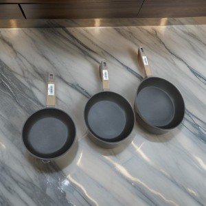 قلاية جرانيت BAROLY مع ايدي خشبية بامبو نمرة 20