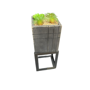 وردة مع ستاند مربع خشبي M13-4