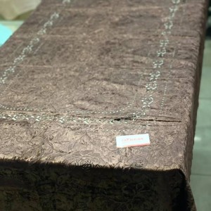 شرشف سفرة مربع مقاس 140 × 140 سم سادة شمواه حفر CNC FH25