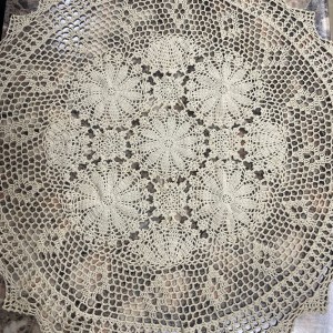 شرشف كورنر تطريز 90*90 صنارة مكرميه شرشف كورنر تطريز 90*90 صنارة مكرميه