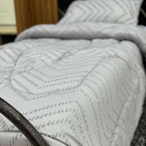 لحاف مفرد سادة زكزاك نافر اندومي 4 قطع صيفي لحاف مفرد سادة زكزاك نافر اندومي 4 قطع صيفي