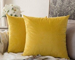 قرن مخمل سادة 45 × 45 لون ذهبي