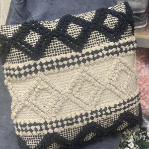 وجه كشنز قرن صنارة نافر هندي تطريز وجه كشنز قرن صنارة نافر هندي تطريز