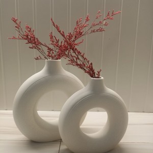 طقم قطعتين فازة ابيض مدور محزز كبير O