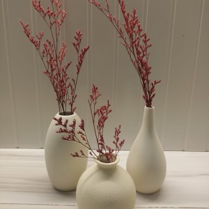 طقم فازات ثلاث قطع شكل جرة ابيض مدور محزز