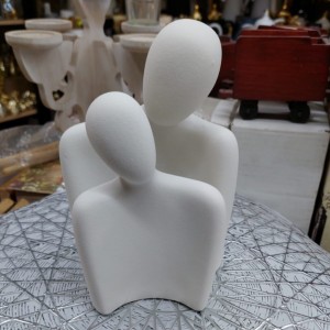 طقم تحف مزهريات قطعتين ابيض اشكال شكل اشخاص بورسلان كود 7-1 طقم تحف مزهريات قطعتين ابيض اشكال شكل اشخاص بورسلان كود 7-1