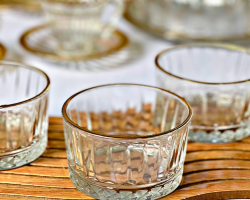 طقم صحون مكسرات زجاج سادة محفر حيف ذهبي 6 قطع