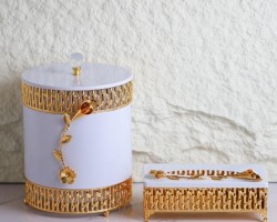 طقم سلة + بكيت محارم ميلامين اسود مزخرف ستيل مذهب وردة نافر ذهبي MJ1423 