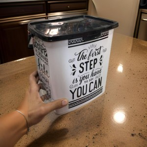 سله - دلو - علبة ملاقط وسائل غسيل بلاستيك بغطاء