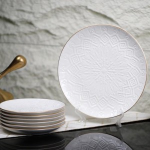 طقم صحون كيك بورسلان ابيض منقش مربعات جاط + 6 صحون حيف مذهب طقم صحون كيك بورسلان ابيض منقش مربعات جاط + 6 صحون حيف مذهب