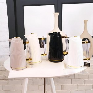 دلة ثيرموس قهوة ابيض محزز كبسة ذهبية مذهب مع يد طويل الجوهرة