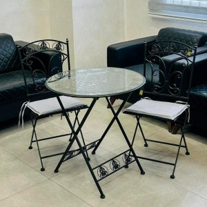 طاولة معدن اسود قابل للطي وجه زجاج