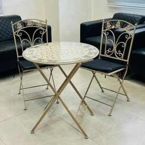 كرسي معدن كريم قابل للطي مع فرش