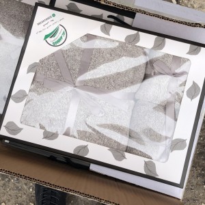 طقم حمام منشفة مع بشكيرين كرتونة