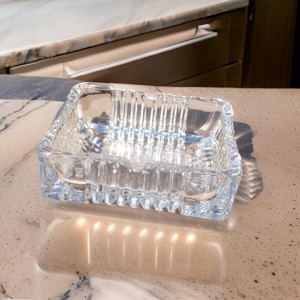 متكه زجاج مربع حجم صغير حيف وسط