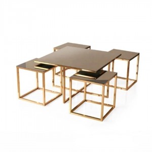 طاولة وسط بيتزا 75 × 75 سم  مع اربعة اسكملات معدن بيوتر مذهب مع سطح زجاج سكوريت اسود