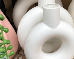 طقم تحف / مزهريات ابيض دائري بورسلان 3 قطع 7-6+7+8