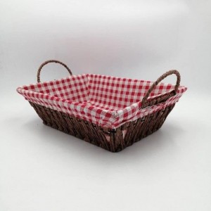 سلة قش مربع مع شرشف احمر عرض