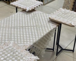 شرشف طاولة وسط + 4 وجه اسكمله مخرم معين مع ستان