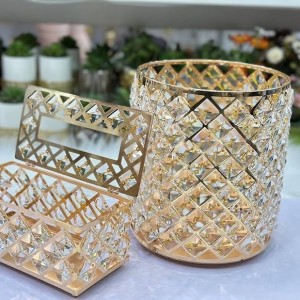 سلة مهملات معدن مع سترص معينات مع علبة محارم سترص مربعات مذهب 