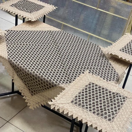 شرشف طاولة وسط + 4 وجه اسكمله خلية نحل شرشف طاولة وسط + 4 وجه اسكمله خلية نحل