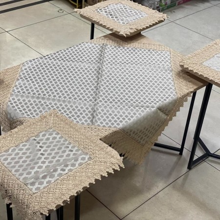 شرشف طاولة وسط + 4 وجه اسكمله خلية نحل