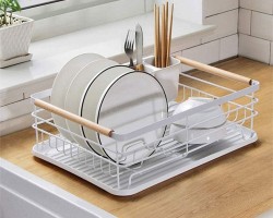 مشك صحون طابق واحد ابيض مع حمالة معالق وسكاكين مع مصفاة في الاسفل