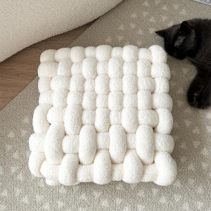 مخدة ديكور مربعة - مجدول مصوف بيج GDC501-79