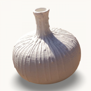 فازة بوهيمي حجر ابيض شكل بركان من كرة بعنق وسط 15سم فازة بوهيمي حجر ابيض شكل بركان من كرة بعنق وسط 15سم