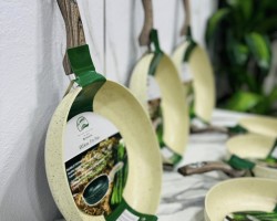 قلاية جرانيت مع يد بلاستيك مع نظام توزيع الحرارة نمرة 18 الالوان ابيض ، بيج ، اسود