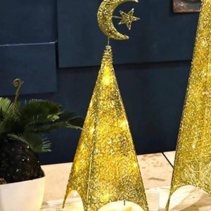 برج ذهبي مع هلال حجم صغير  زينة رمضان