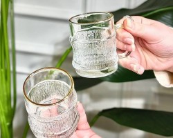 طقم كاسات شاي زجاج قاع مبزر نافر مع يد مستطيل وحيف ذهبي ١٢ كاسة KX2242 A 