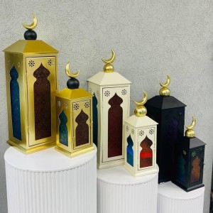 طقم فوانيس رمضان قطعتين معدن مع خزف زجاجي في الوسط شكل مسجد مع هلال من الاعلى